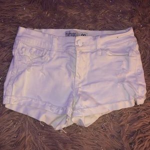 Abercrombie & Fitch white shorts